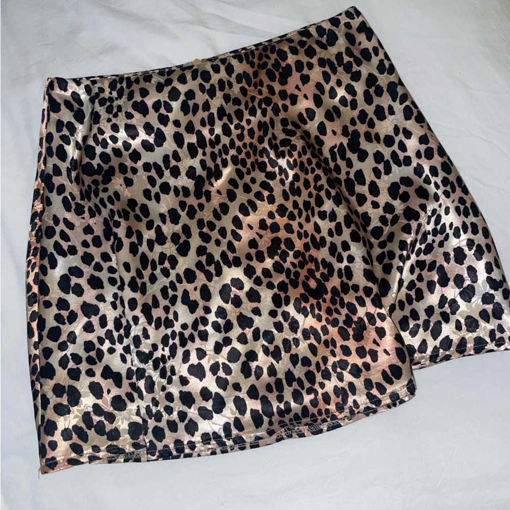 Princess Polly multi colored leopard skirt